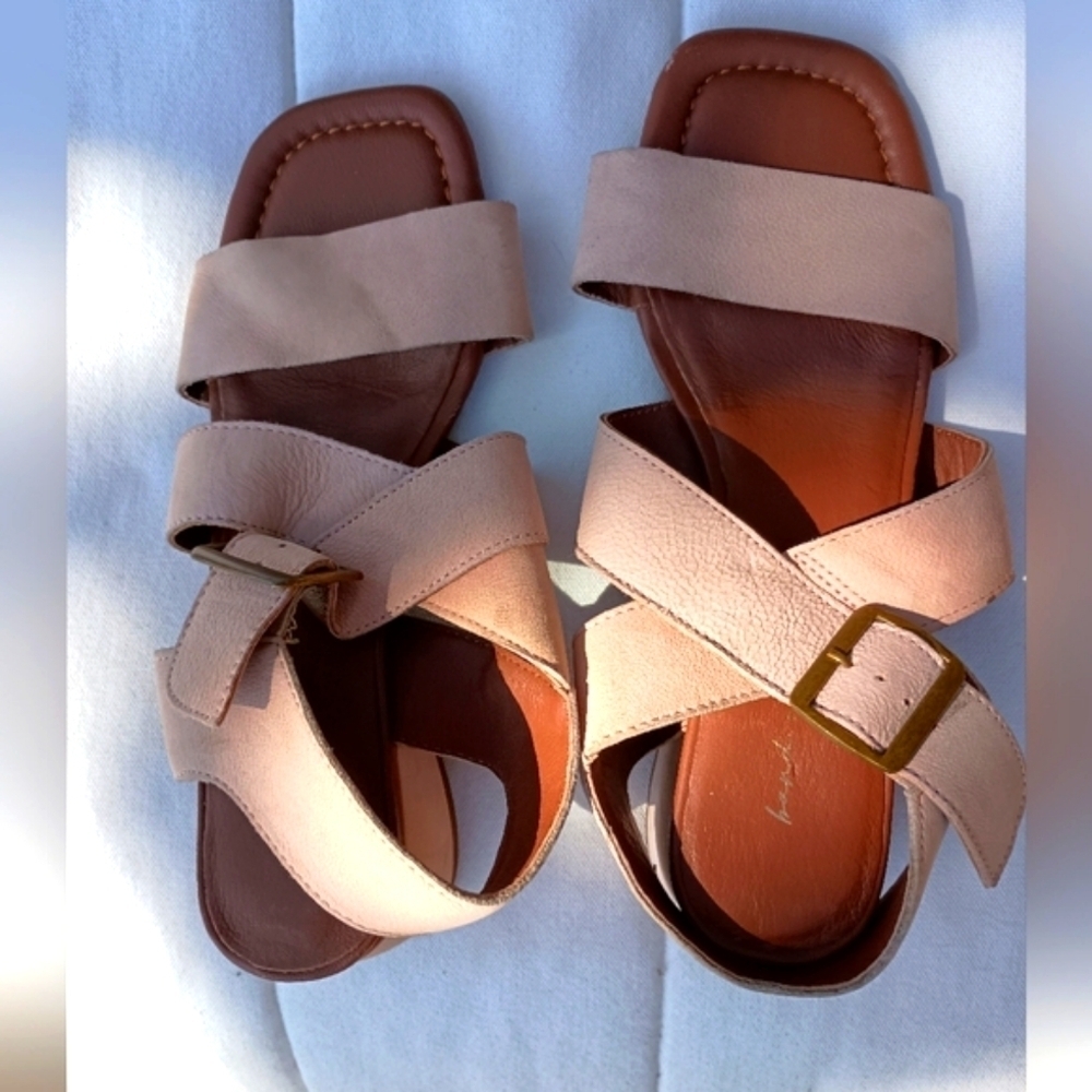 Band Of The Free Women's Tan Sandals_8.5